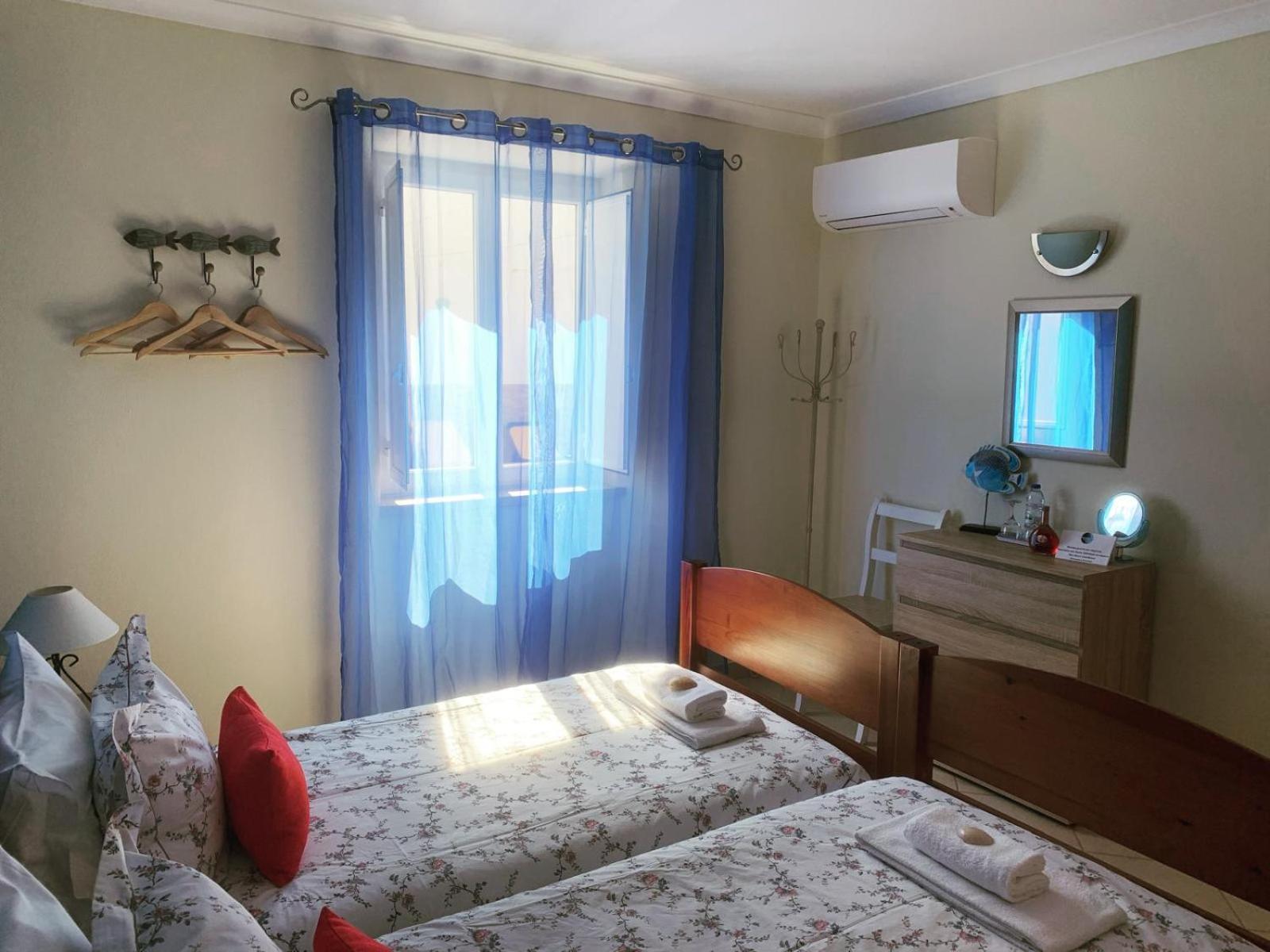 Blue Moon Guesthouse Lagos Exterior foto