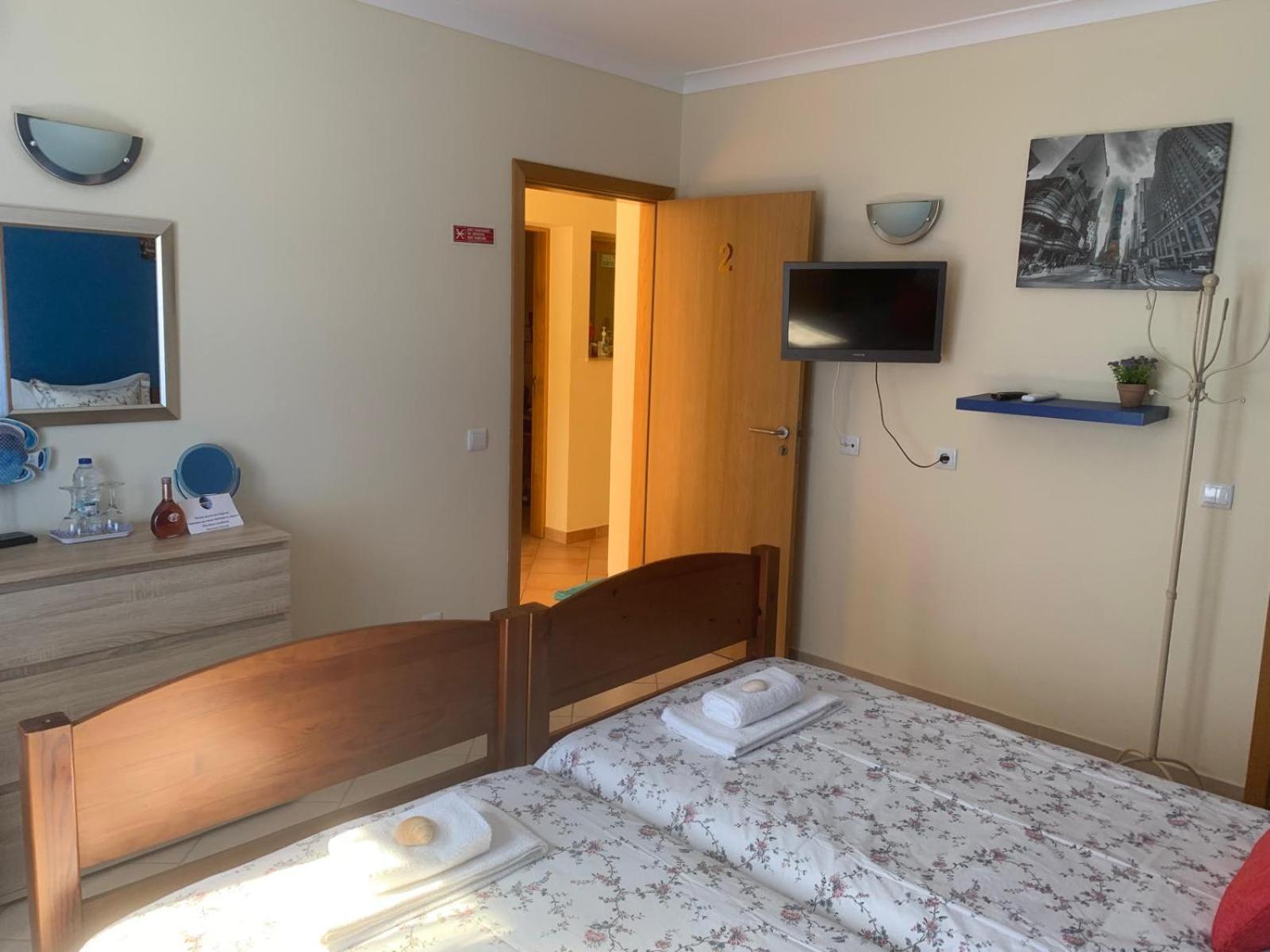 Blue Moon Guesthouse Lagos Exterior foto