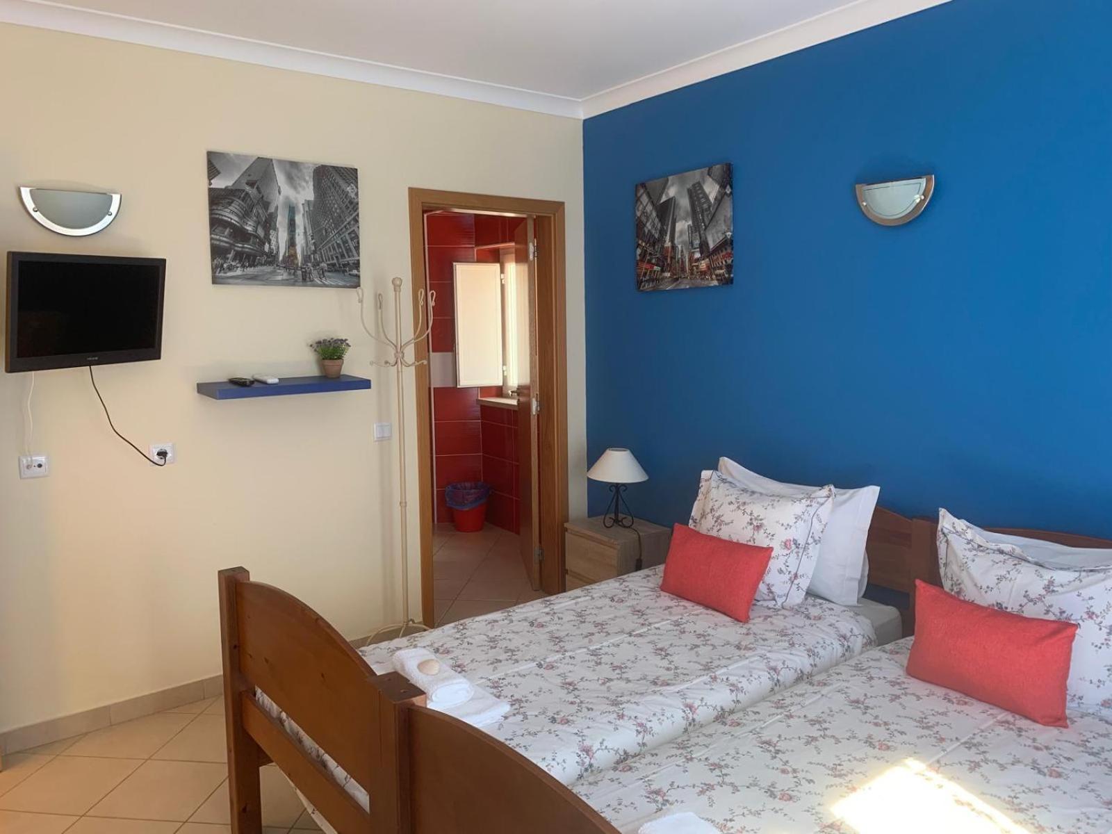 Blue Moon Guesthouse Lagos Exterior foto